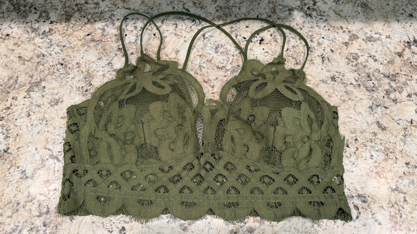 Crochet V-Neck Padded Brami - 2 Colors (PLUS SIZE)