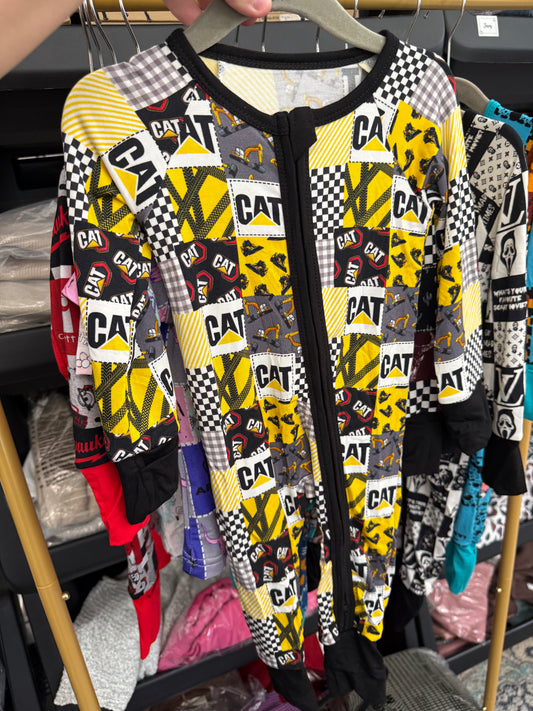 !! PREORDER !! CAT Zippy & Long Sleeve Set